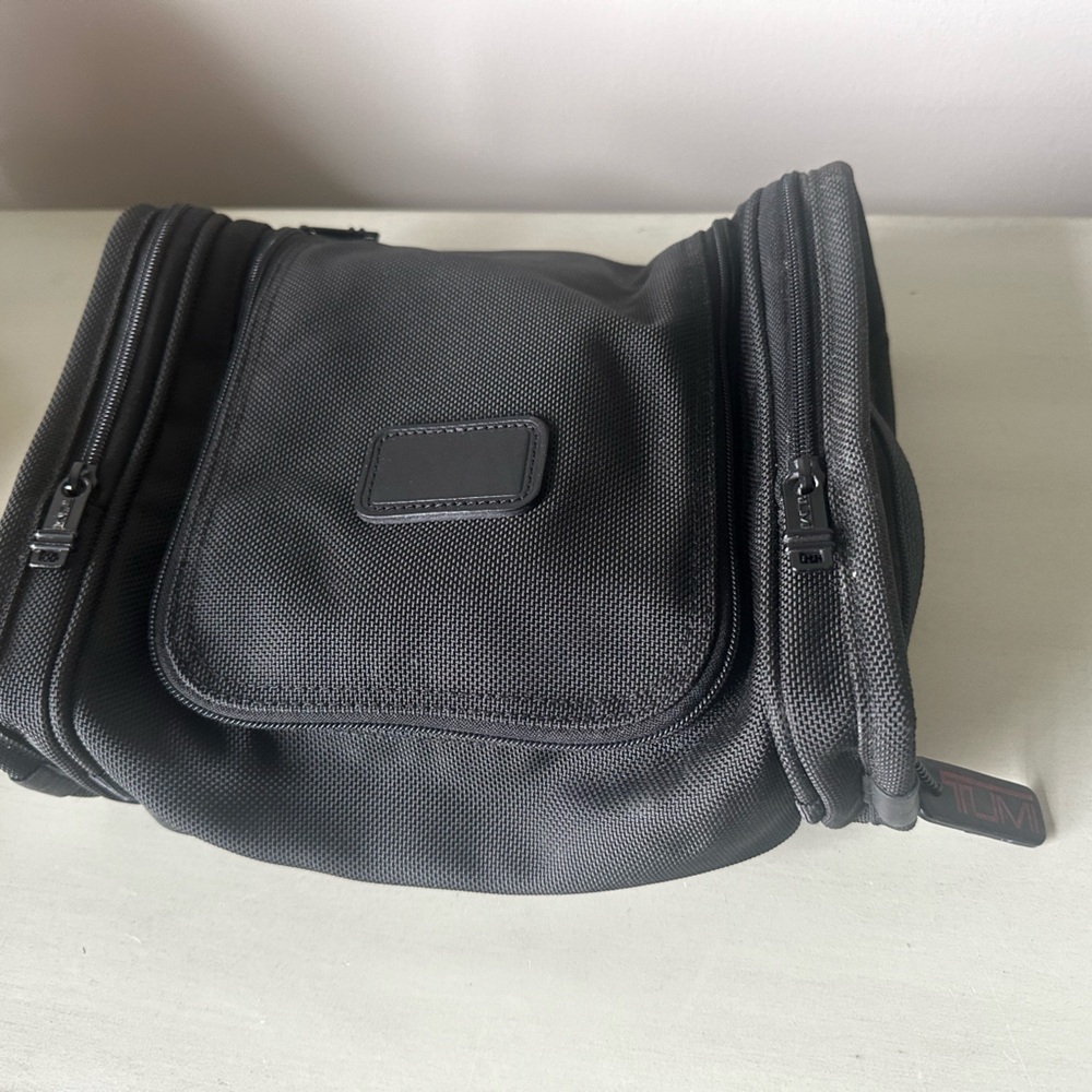 Tumi alpha travel kit bag